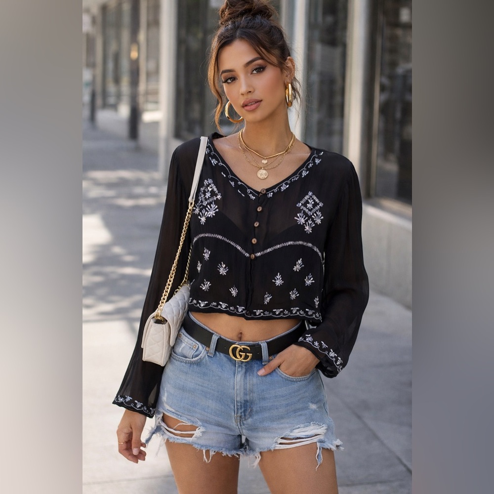 PASSPORT Black Long-Sleeve Sheer Embroidered Crop Blouse size medium